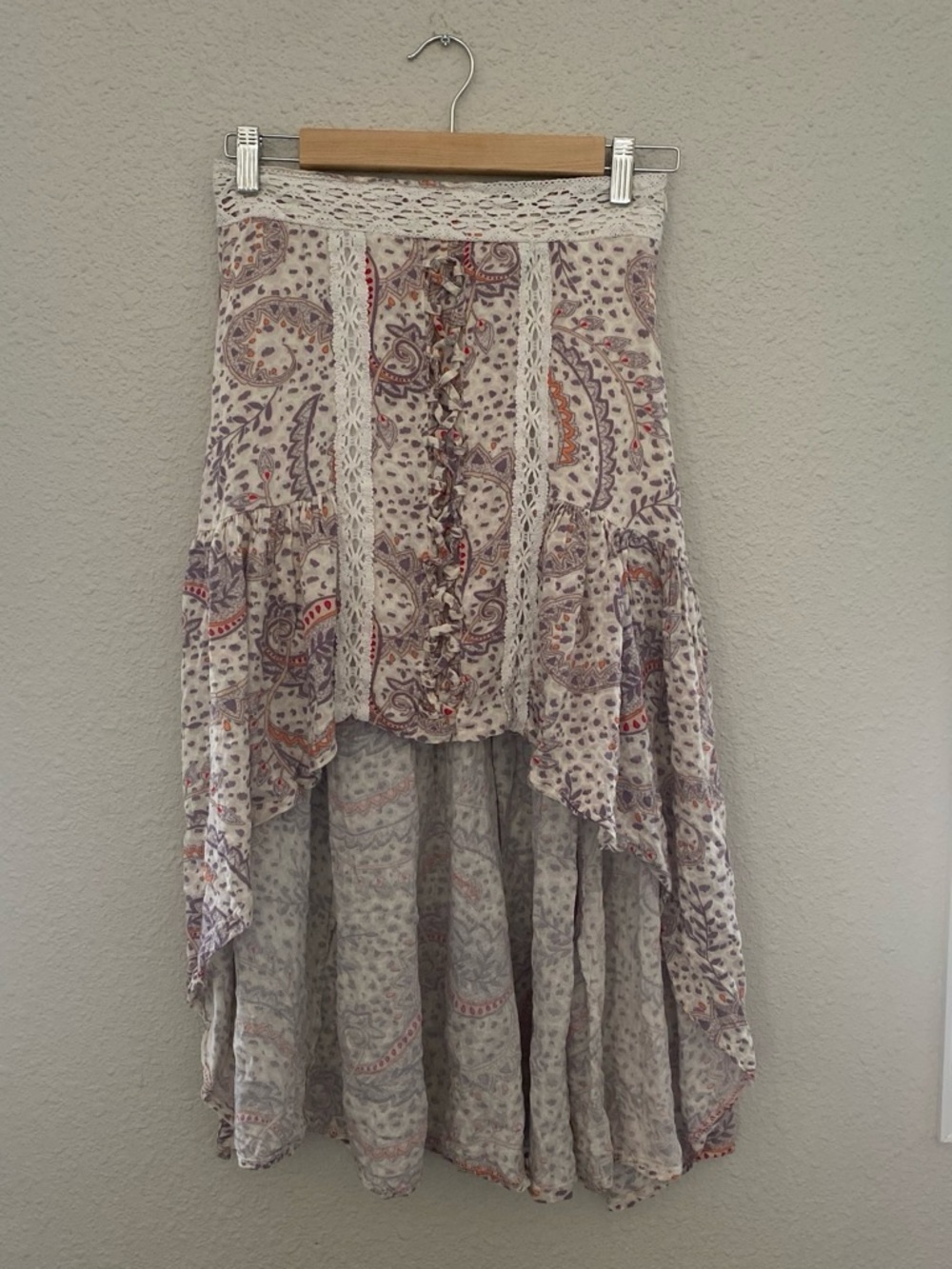 Vintage Havana Cream Paisley High-Low Skirt with Lavender & Orange Accents